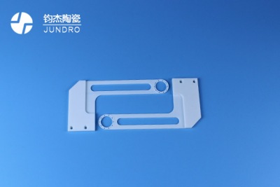 氧化鋁陶瓷結(jié)構(gòu)件對材質(zhì)有哪些要求